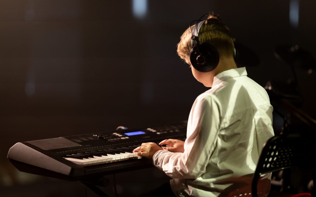 Kada pradėti vaiką leisti į muzikos mokyklą? Ar tikrai reikia laukti mokyklinio amžiaus?