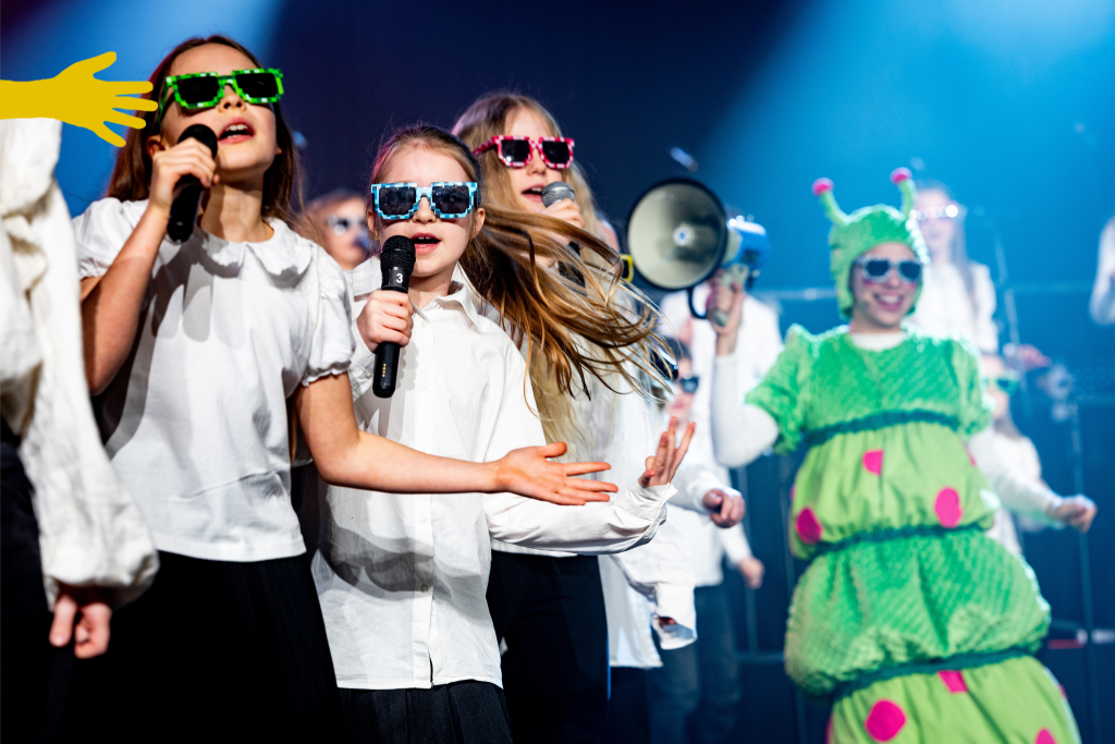 Pelėda Drūlija ir Šmikis, dantų šepetukas, muzikinis spektaklis vaikams Spintos istorija, EIME muzikos pamokos, Saulė Gotbergė