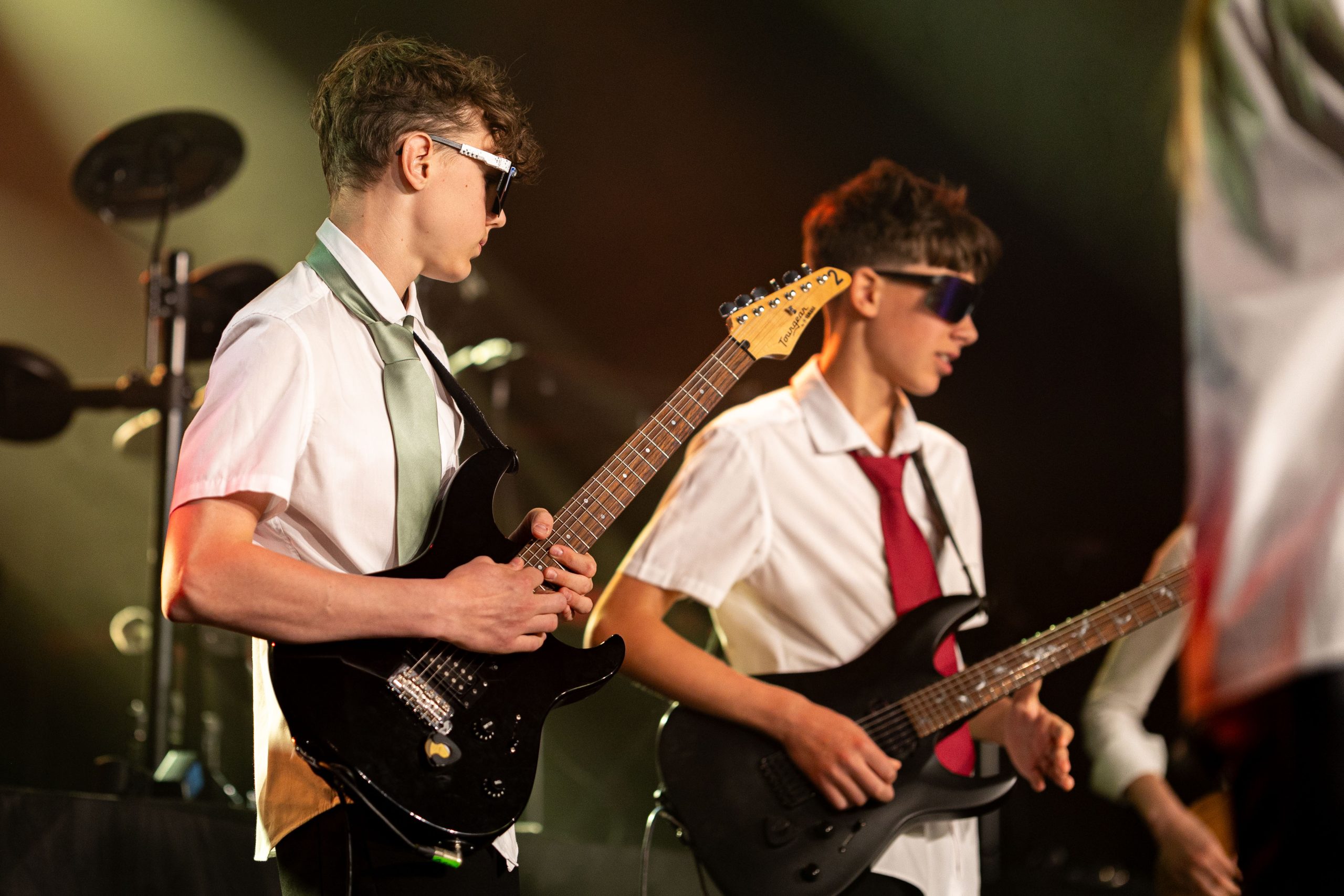 Elektrinės gitaros užsiėmimai vaikams Vilniuje