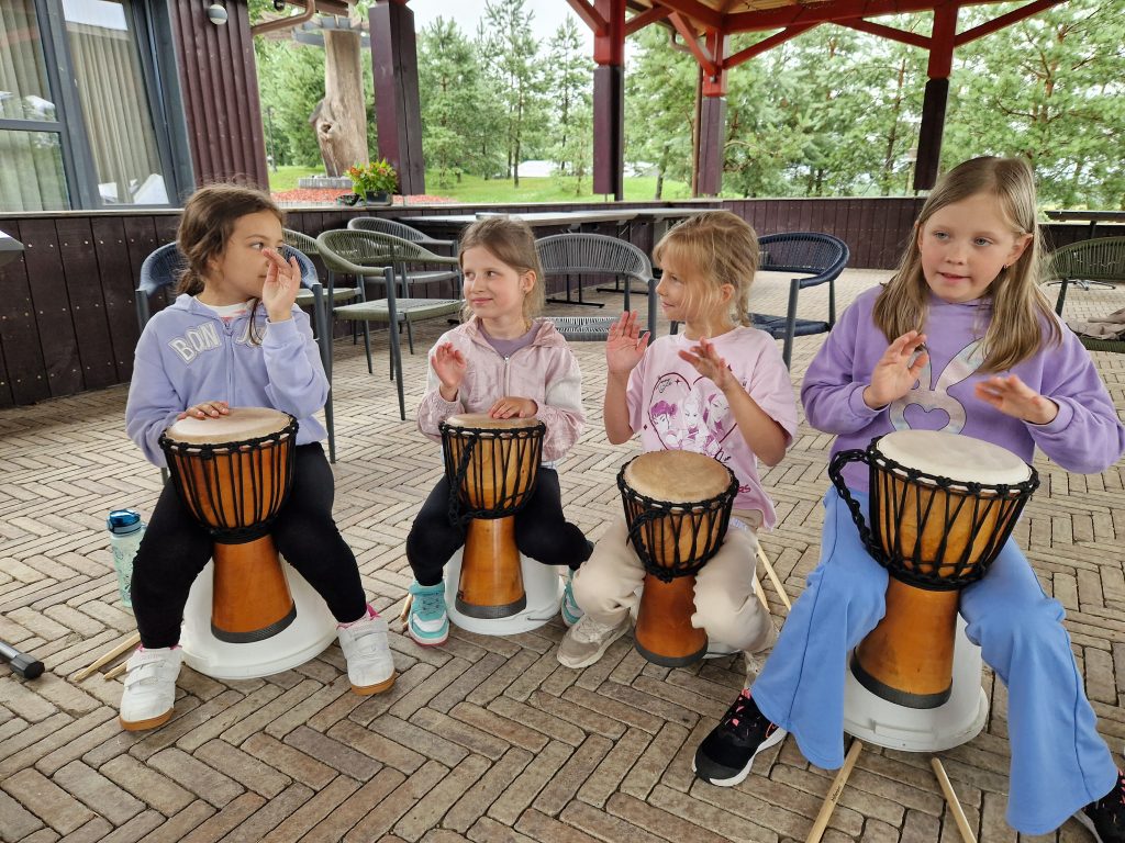 Vasaros stovykla vaikams 1-4 kl Muzikuokime kartu