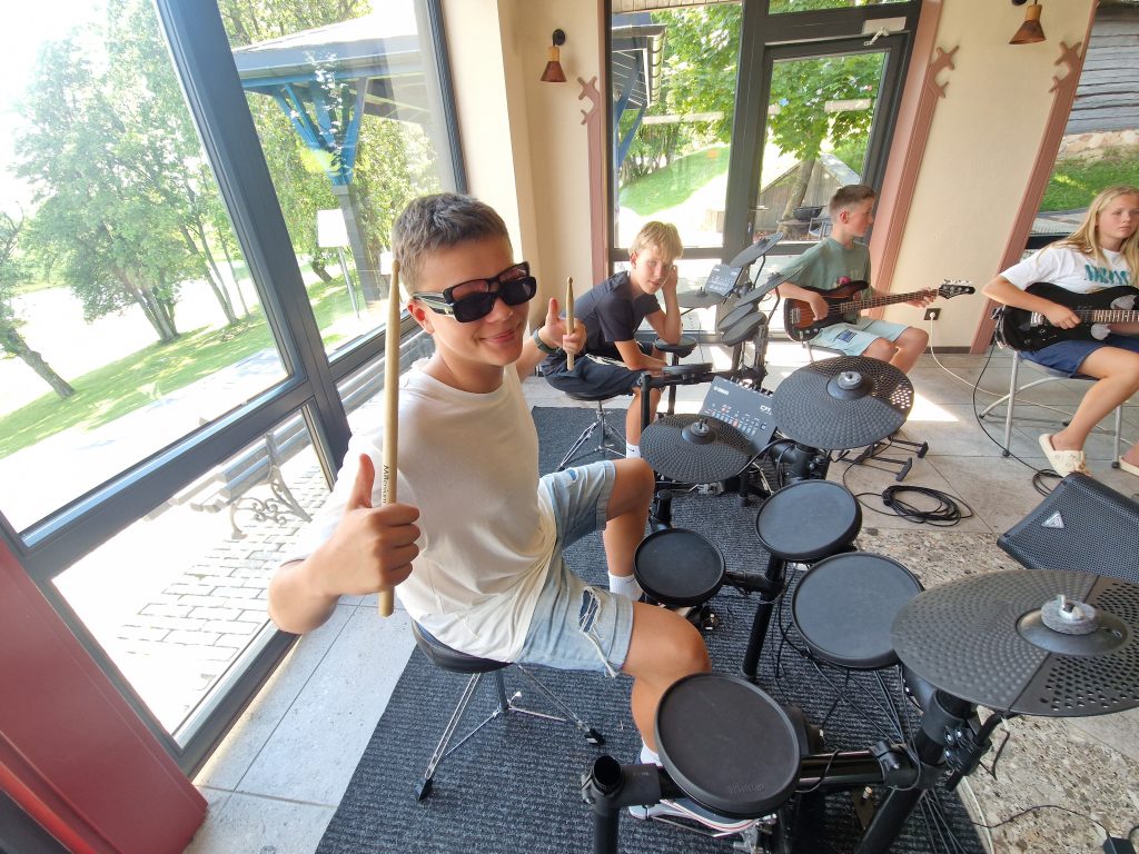 EIME vasaros stovykla vaikams 5-8 kl Muzikuokime kartu
