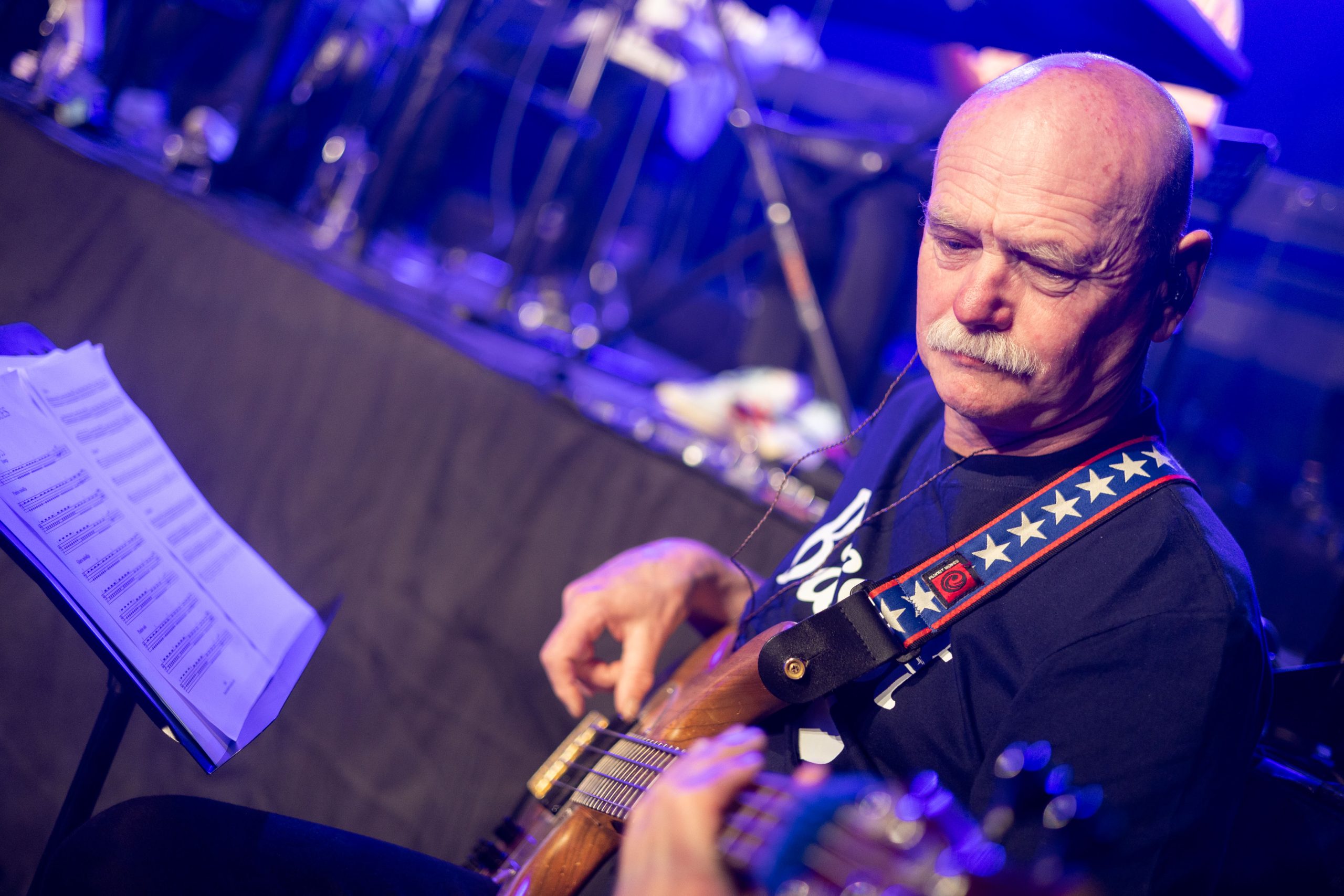 EIME bosinės gitaros pamokos